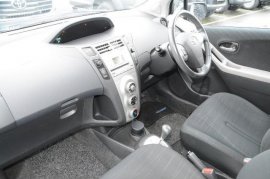 Toyota YARIS 3-DR 1.3 VVT-i T3 3dr