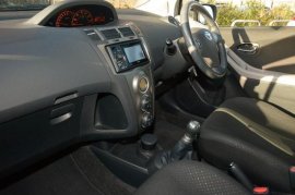 Toyota YARIS 3-DR 1.0 VVT-i T