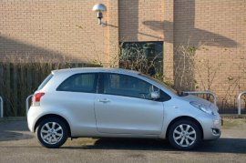 Toyota YARIS 3-DR 1.0 VVT-i T