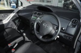 Toyota YARIS 5-DR 1.33 VVT-i TR