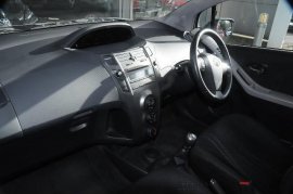 Toyota YARIS 5-DR 1.33 VVT-i TR