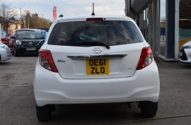 Toyota Yaris Vitz 1.33 CVT