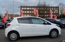 Toyota Yaris Vitz 1.33 CVT
