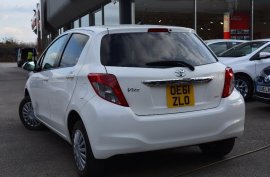 Toyota Yaris Vitz 1.33 CVT