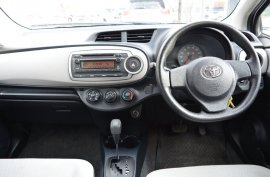 Toyota Yaris Vitz 1.33 CVT
