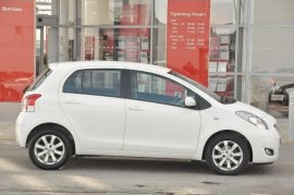 Toyota YARIS 5-DR 1.3 VVT-i T