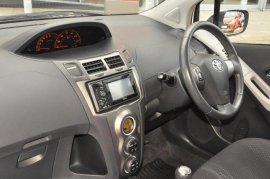 Toyota YARIS 5-DR 1.3 VVT-i T