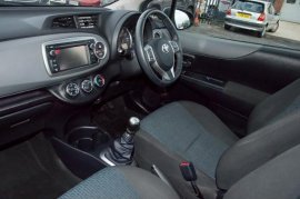 Toyota YARIS 3-DR 1.33 VVT-i