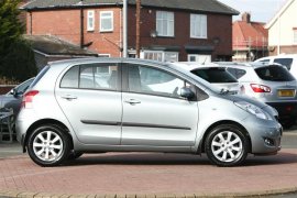 Toyota Yaris T SPIRIT VVT-I