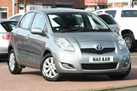 Toyota Yaris T SPIRIT VVT-I