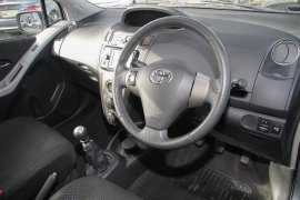Toyota Yaris T SPIRIT VVT-I