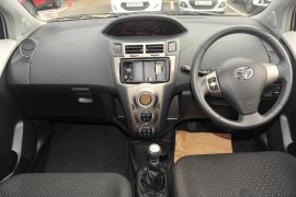 Toyota Yaris T SPIRIT VVT-I