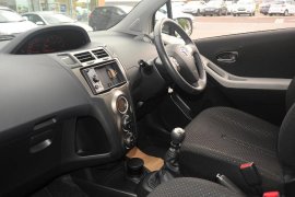 Toyota Yaris T SPIRIT VVT-I