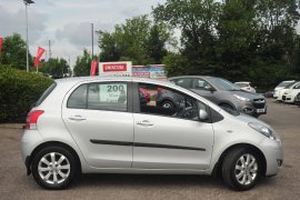 Toyota Yaris T SPIRIT VVT-I