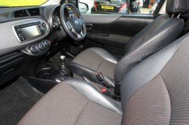Toyota YARIS 3-DR 1.33 VVT-i SR
