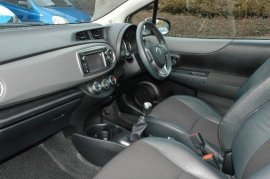 Toyota YARIS 3-DR 1.33 VVT-i SR