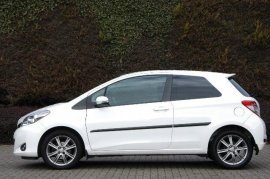 Toyota YARIS 3-DR 1.33 VVT-i SR