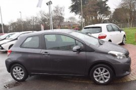 Toyota YARIS 3-DR 1.33 VVT-i TR