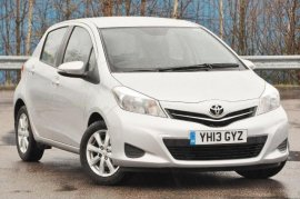 Toyota YARIS 5-DR 1.0 VVT-i TR