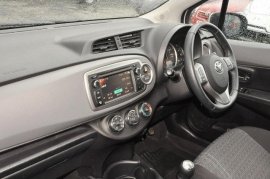 Toyota YARIS 5-DR 1.0 VVT-i TR