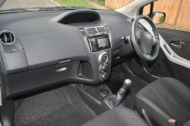 Toyota YARIS 5-DR 1.3 VVT-i