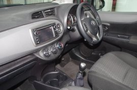 Toyota YARIS 5-DR 1.33 VVT-i TR