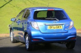 Toyota YARIS HYBRID 5-DR 1.5 VVT-i