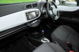 Toyota YARIS HYBRID 5-DR 1.5 VVT-i