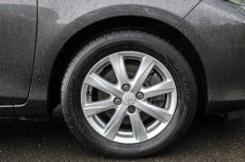 Toyota YARIS HYBRID 5-DR 1.5 VVT-i