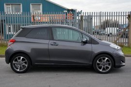 Toyota YARIS 3-DR 1.33 VVT-i SR