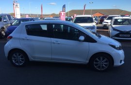 Toyota YARIS 5-DR 1.33 VVT-i TR