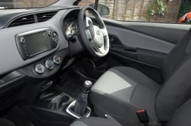 Toyota YARIS 3-DR 1.33 VVT-i