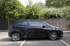 Toyota YARIS 3-DR 1.33 VVT-i