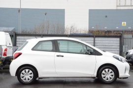 Toyota YARIS 3-DR 1.0 VVT-i