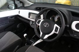 Toyota YARIS 5-DR 1.33 VVT-i