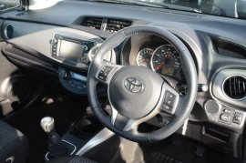 Toyota YARIS 5-DR 1.33 VVT-i