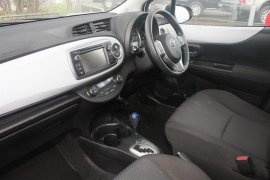 Toyota Yaris T4 HYBRID