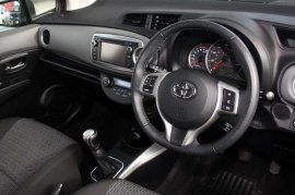 Toyota YARIS 5-DR 1.33 VVT-i