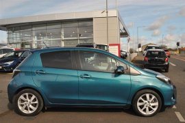 Toyota Yaris T SPIRIT HYBRID