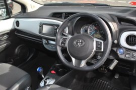 Toyota Yaris T SPIRIT HYBRID