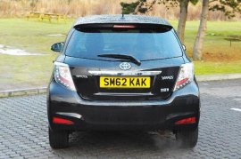 Toyota YARIS HYBRID 5-DR 1.5 VVT-i