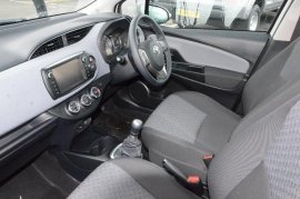 Toyota YARIS 5-DR 1.33 VVT-i