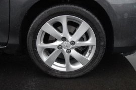 Toyota YARIS HYBRID 5-DR 1.5 VVT-i