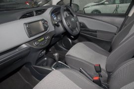 Toyota YARIS HYBRID 5-DR 1.5 VVT-i
