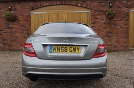 Mercedes-Benz C220 2.1 CDI