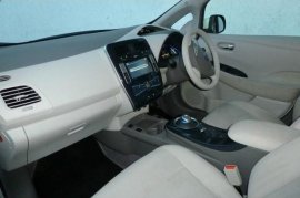 Nissan Leaf  1.0