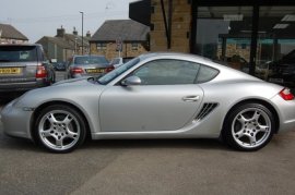 Porsche Cayman 2.7