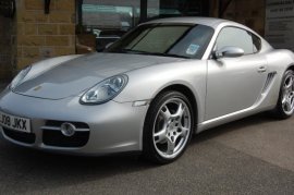 Porsche Cayman 2.7