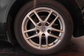Porsche Cayman 2.7