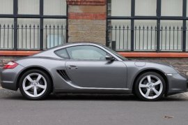 Porsche Cayman 2.7